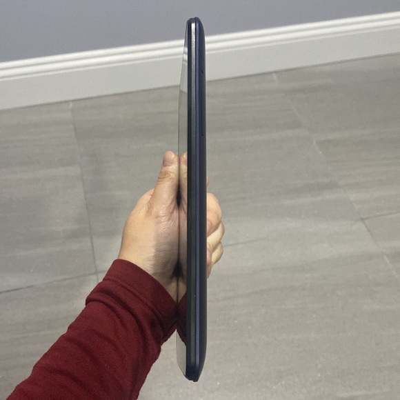 Used condition ASUS MeMO 7.0” tablet black navy Model# ME173X - Picture 4 of 6